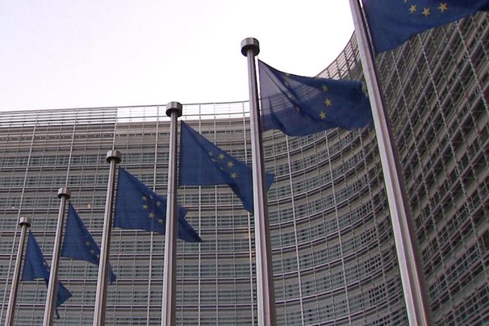 Comissão Europeia insta Portugal ao cumprimento do direito comunitário