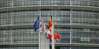 Eurodeputados “preocupados” com ataques ao Tribunal Penal Internacional