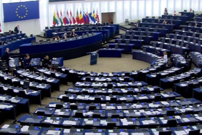 Parlamento Europeu aprova empréstimo de 35 mil milhões de euros à Ucrânia apoiado por ativos russos