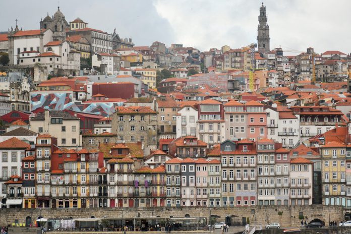 Importância do Metro do Porto para a mobilidade não deve ser usada em jogos partidários