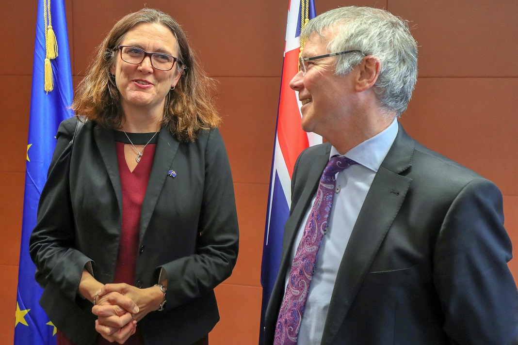 Comissária europeia do Comércio, Cecilia Malmström, e Ministro neo-zelandês do Comércio, David Parker