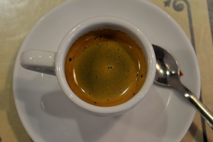 Novo estudo mostra que o café pode prevenir o cancro da cabeça e pescoço