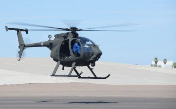 Boeing realiza primeiro voo do primeiro helicóptero AH-6 Little Bird a fornecer à Tailândia