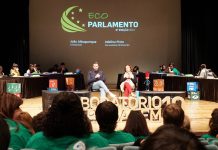 Agrupamento de Escolas Fernando Távora vence Eco Parlamento - Guimarães