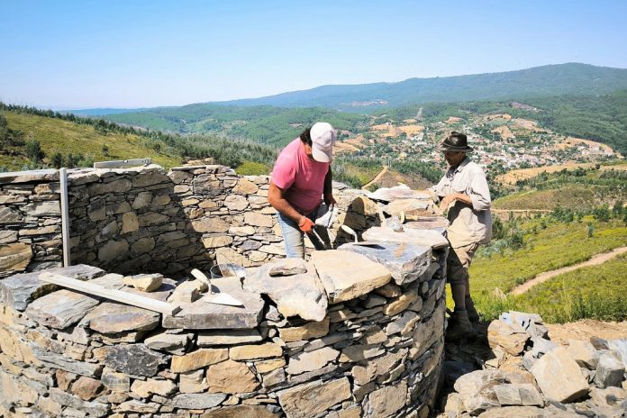 Cunqueiros em Proença-a-Nova acolhe residência artística do francês Erik Samakh ligando arte, tradição e natureza