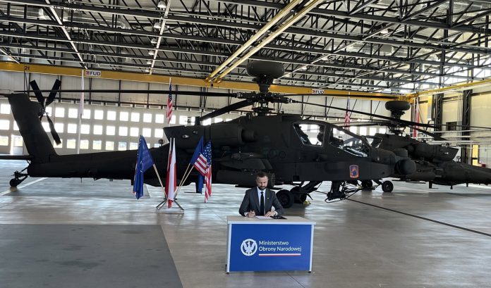 Polónia encomenda 96 helicópteros Boeing AH-64E Apache