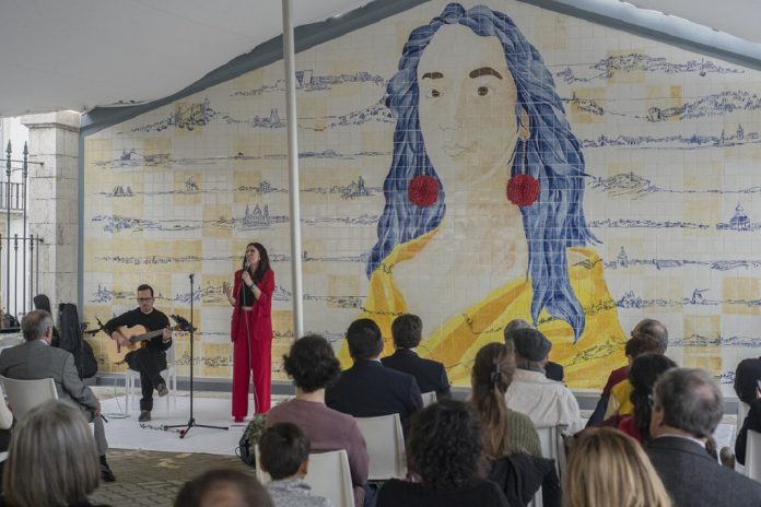 Mural “A Metropolitana”: uma homenagem ao 25 de Abril e aos 18 municípios da Área Metropolitana