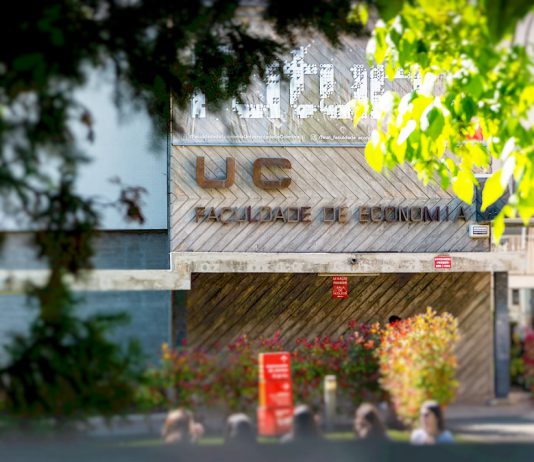 No 52º aniversário a Faculdade de Economia da Universidade de Coimbra conta com 2650 alunos e 98 professores