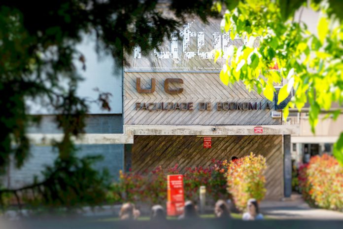 No 52º aniversário a Faculdade de Economia da Universidade de Coimbra conta com 2650 alunos e 98 professores