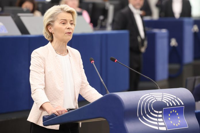 Ursula von der Leyen reeleita como Presidente da Comissão Europeia
