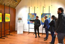 Exposição de pinturas de Carlos Amoedo na Loja de Turismo em Valença